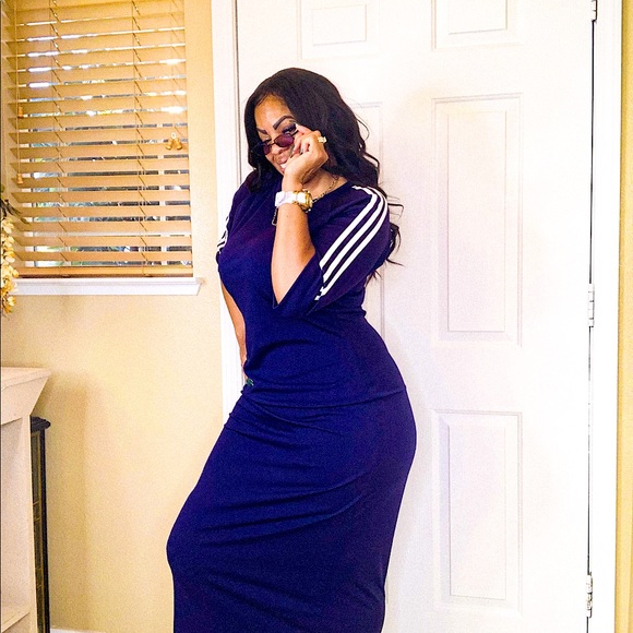 Full Court Maxi Dress - Picture 1 of 4